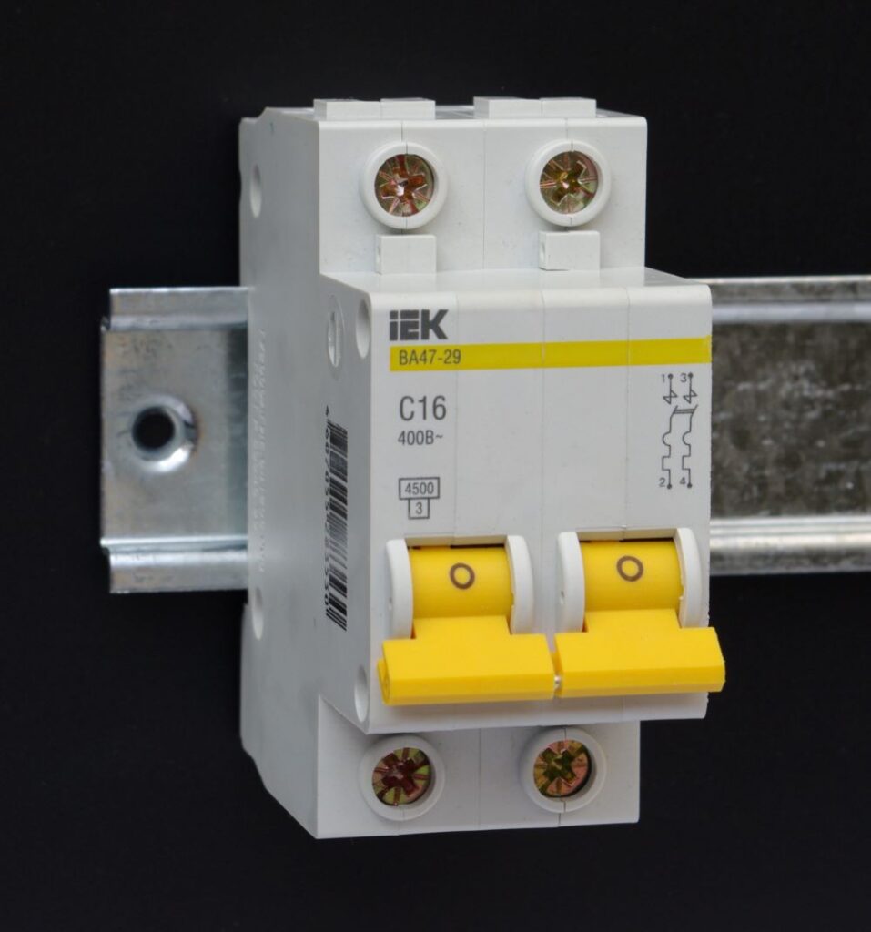 Standard Circuit Breakers